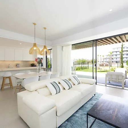 Espectacular Bajo Con Jardin En 1ª Linea De Playa Lejlighed