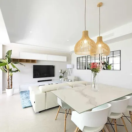 Espectacular Bajo Con Jardin En 1ª Linea De Playa Lejlighed